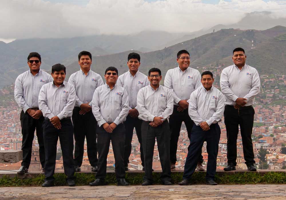 Equipo de kusikuy travel
